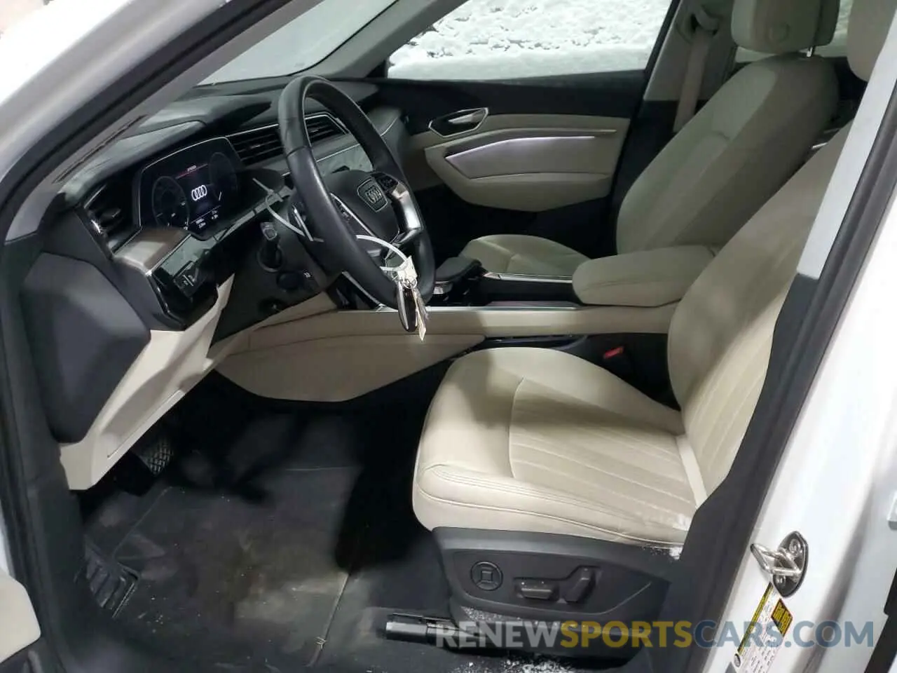 7 fotografías del automóvil dañado WA1LAAGE9MB003971 AUDI E-TRON 2021