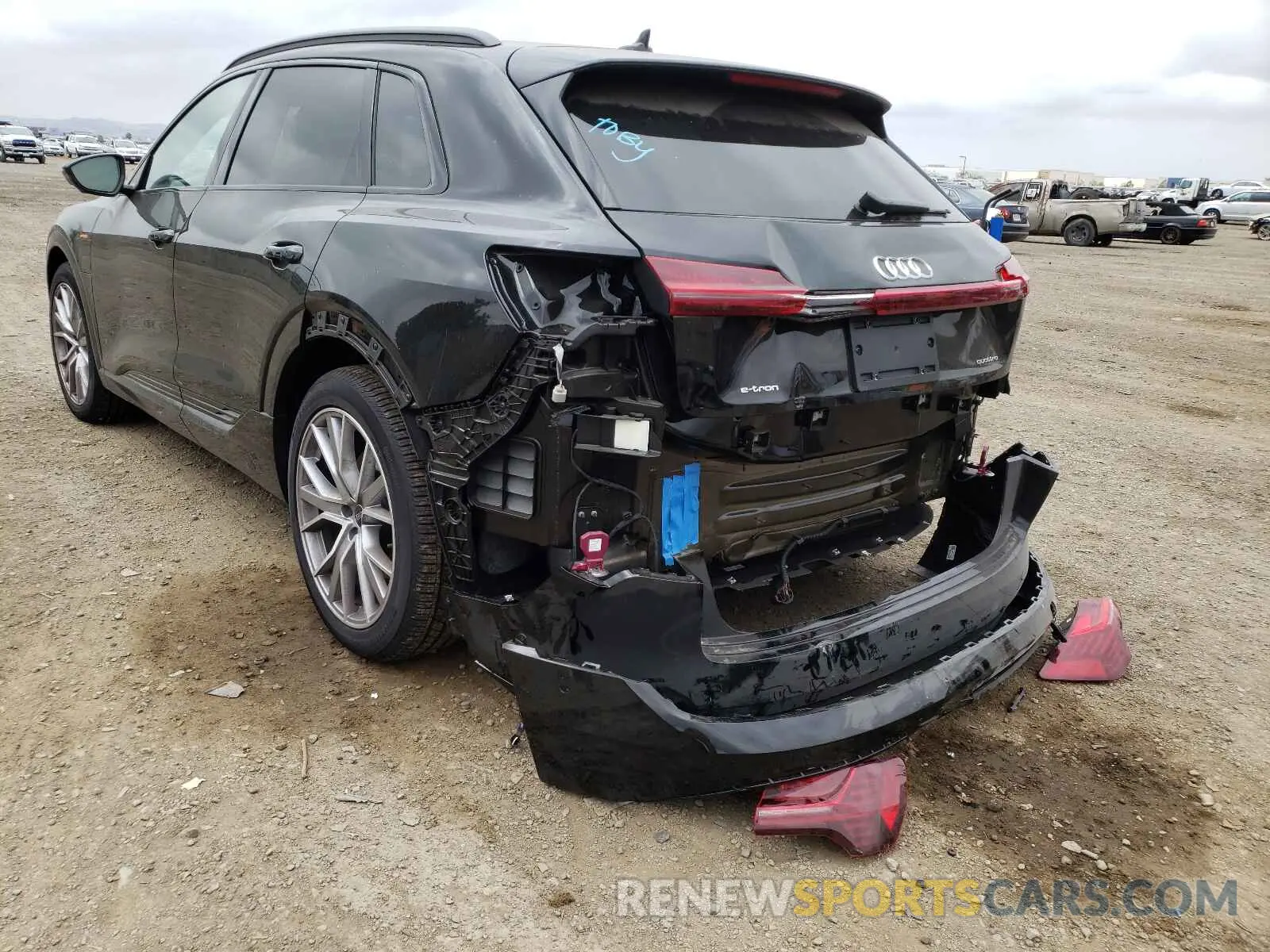 3 fotografías del automóvil dañado WA1VAAGE2MB027215 AUDI E-TRON 2021