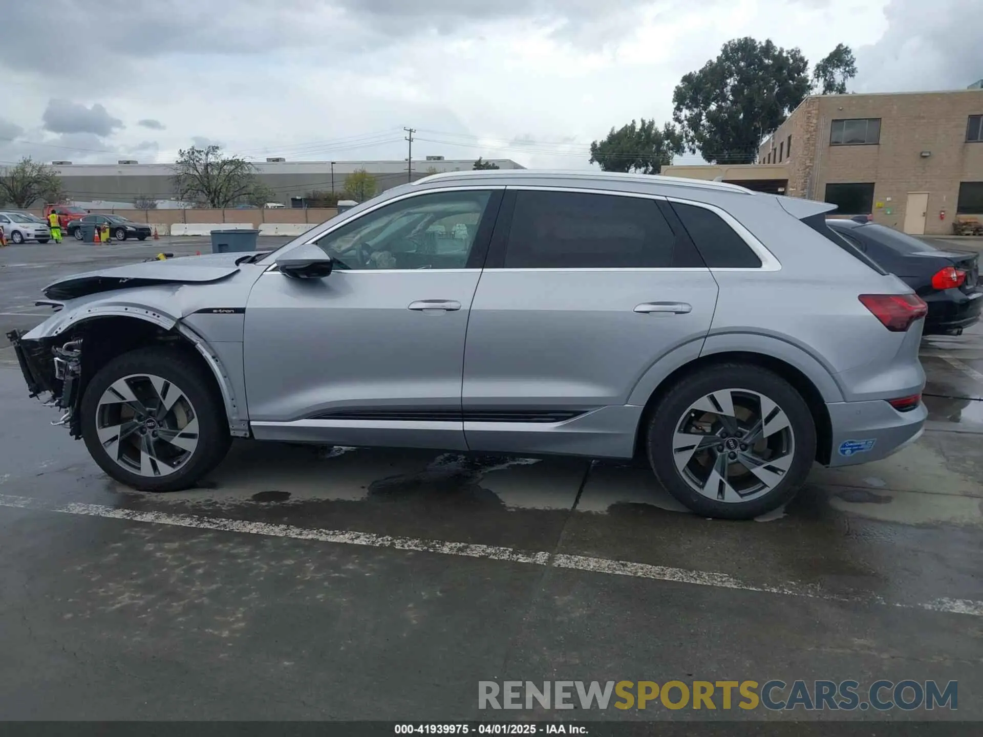 14 fotografías del automóvil dañado WA1VAAGE5MB022798 AUDI E-TRON 2021