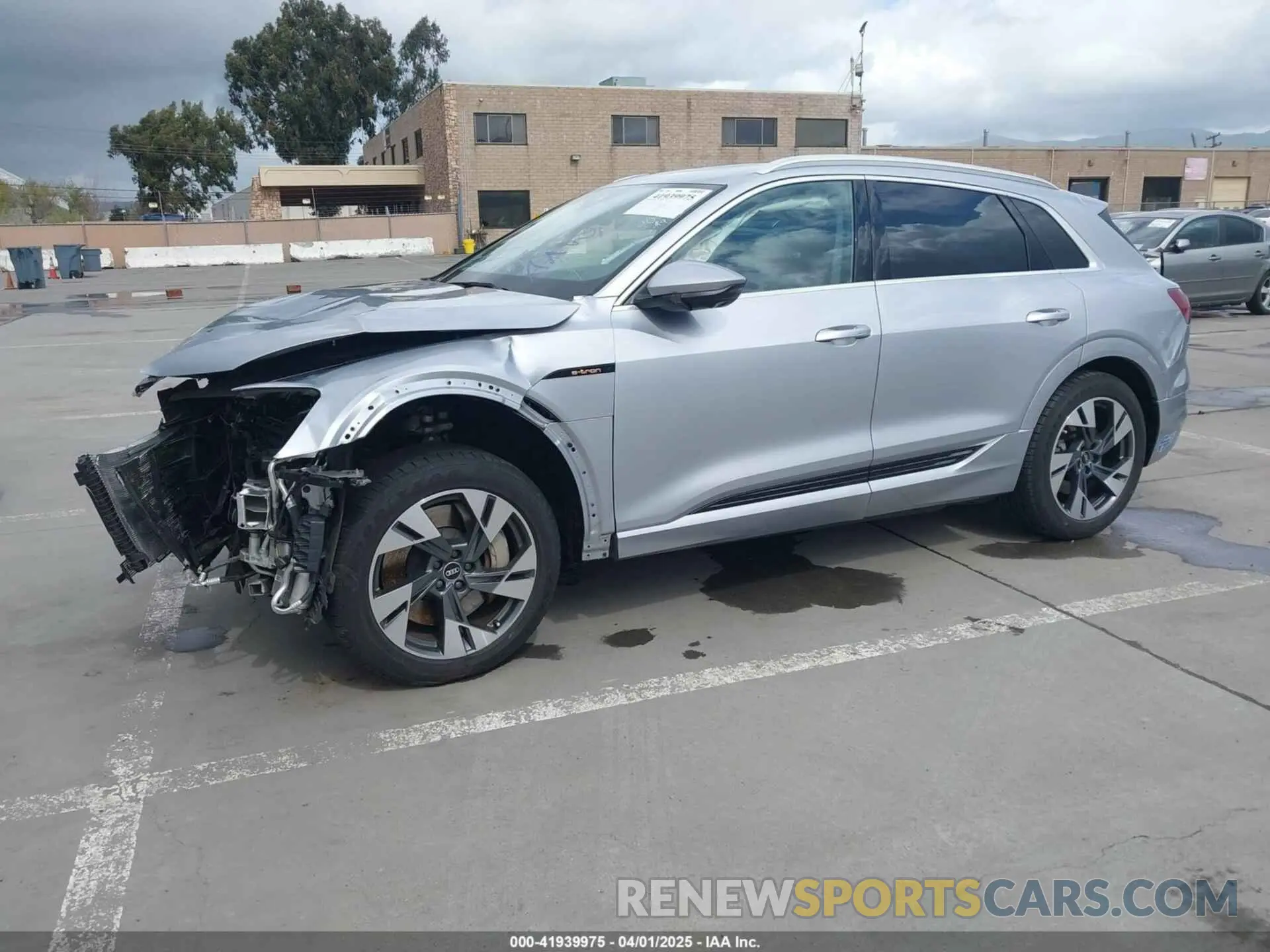 2 fotografías del automóvil dañado WA1VAAGE5MB022798 AUDI E-TRON 2021
