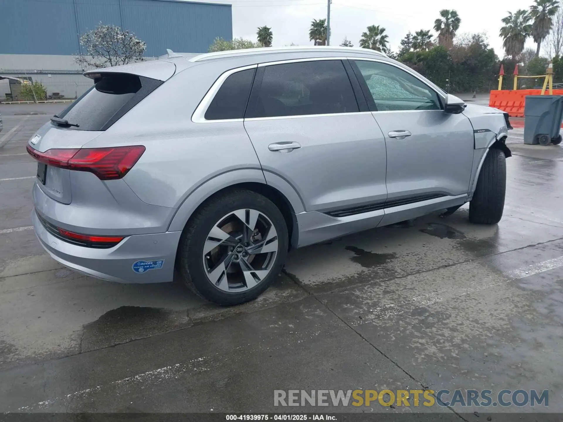 4 fotografías del automóvil dañado WA1VAAGE5MB022798 AUDI E-TRON 2021