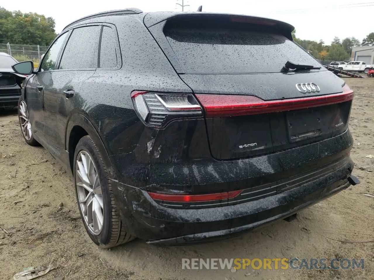 3 fotografías del automóvil dañado WA1VAAGEXMB027186 AUDI E-TRON 2021