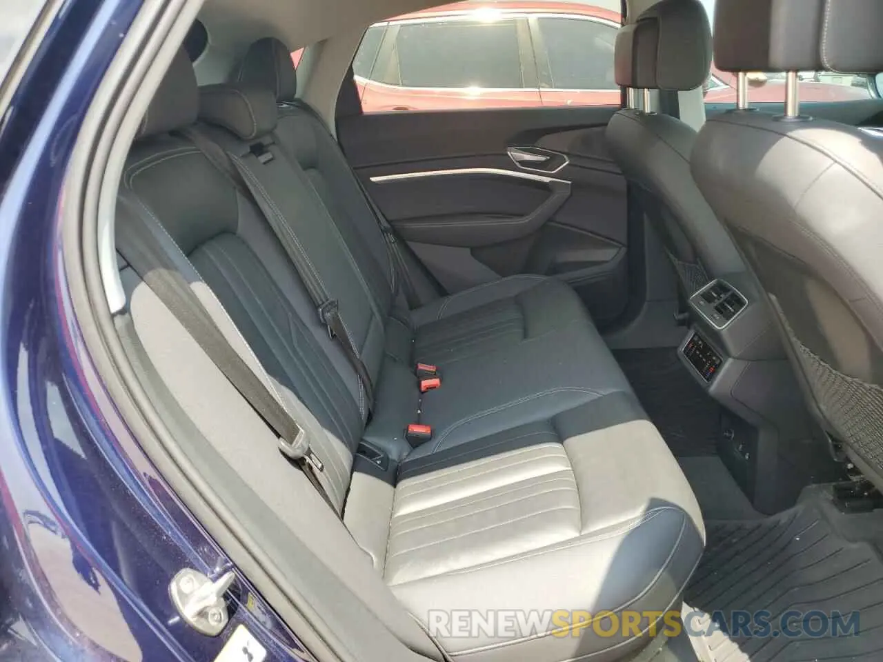 10 fotografías del automóvil dañado WA11AAGE6NB023281 AUDI E-TRON 2022