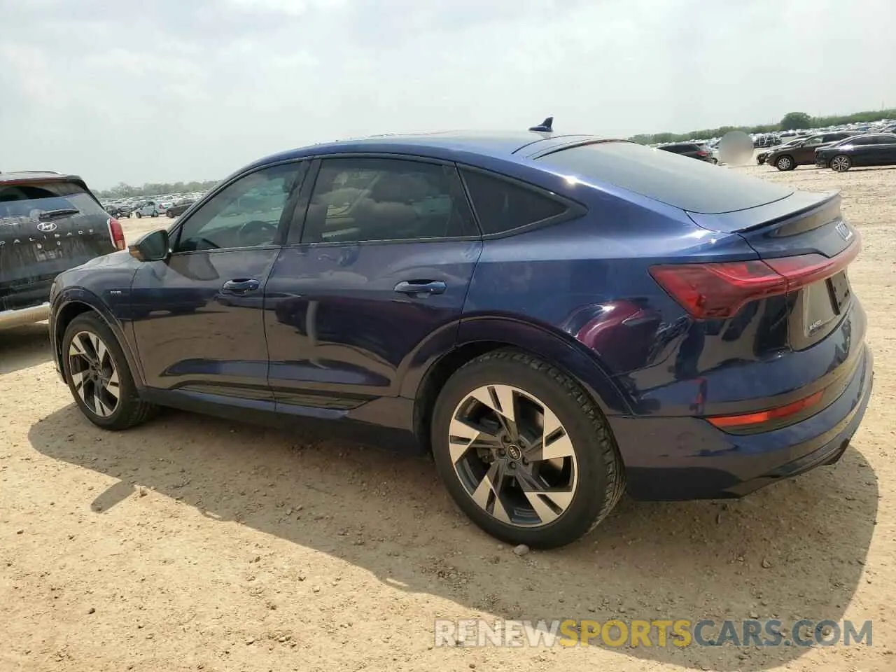 2 fotografías del automóvil dañado WA11AAGE6NB023281 AUDI E-TRON 2022