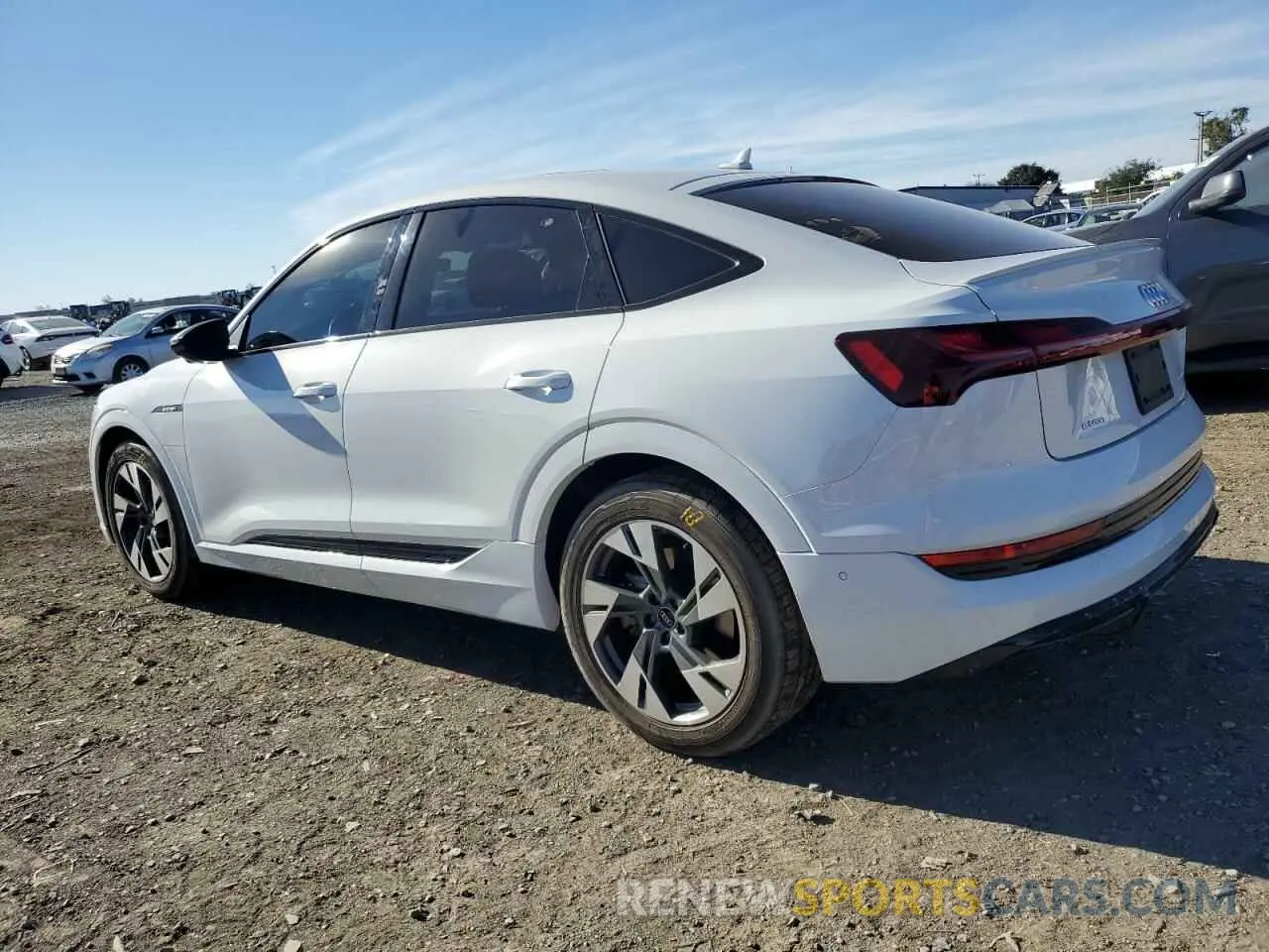 2 fotografías del automóvil dañado WA11ABGE4NB006971 AUDI E-TRON 2022