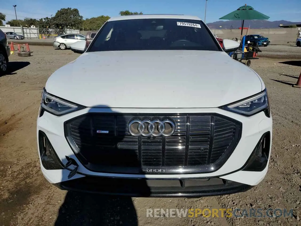 5 fotografías del automóvil dañado WA11ABGE4NB006971 AUDI E-TRON 2022