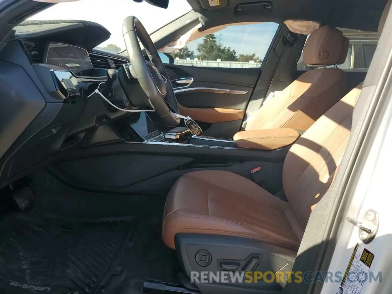 7 fotografías del automóvil dañado WA11ABGE4NB006971 AUDI E-TRON 2022