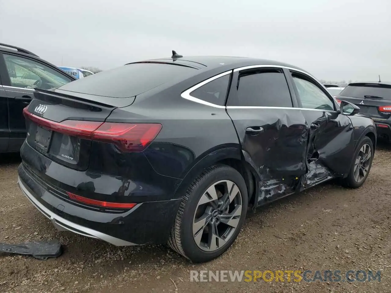 3 fotografías del automóvil dañado WA13AAGE4NB004110 AUDI E-TRON 2022