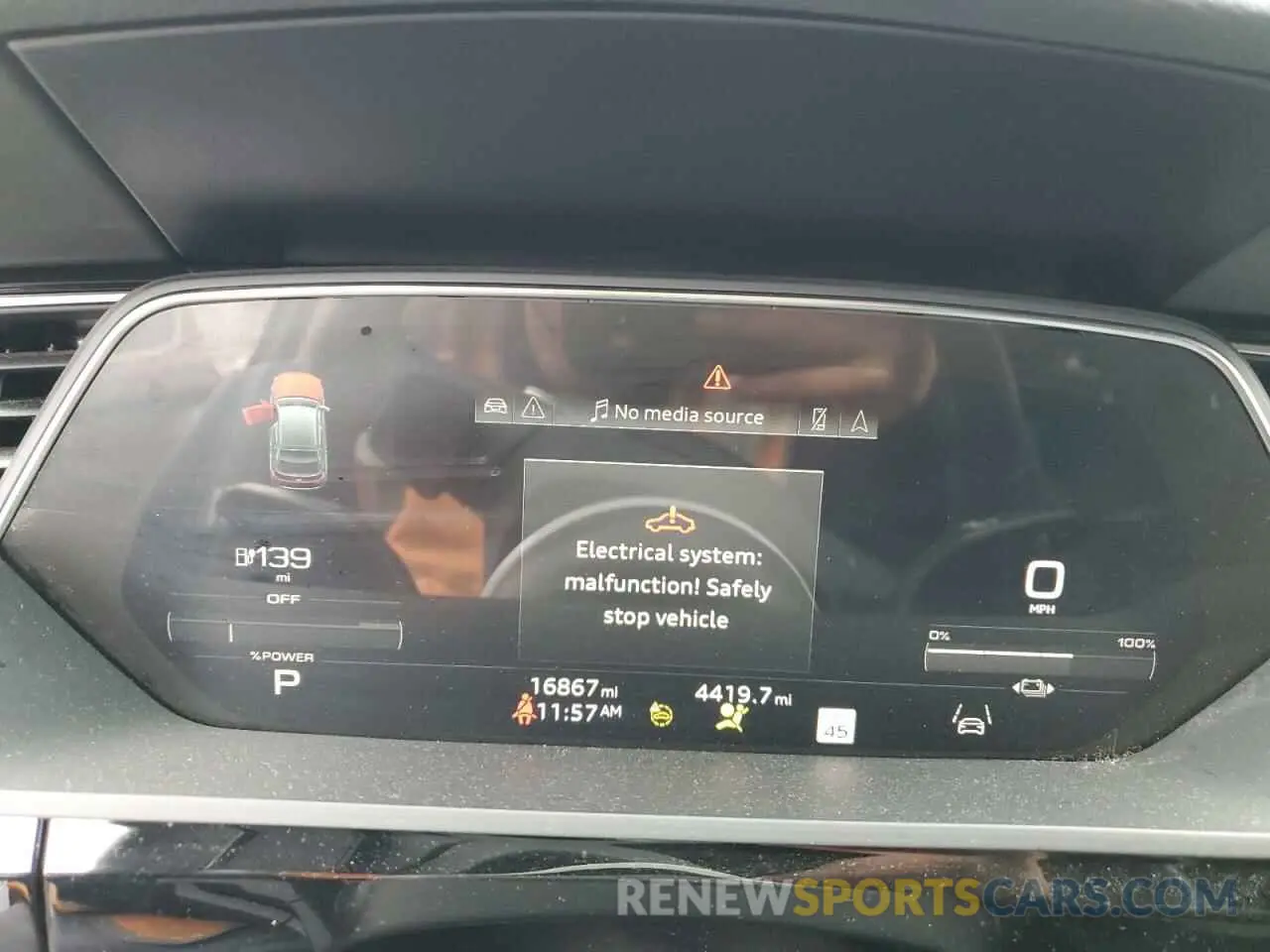 9 fotografías del automóvil dañado WA13AAGE4NB004110 AUDI E-TRON 2022