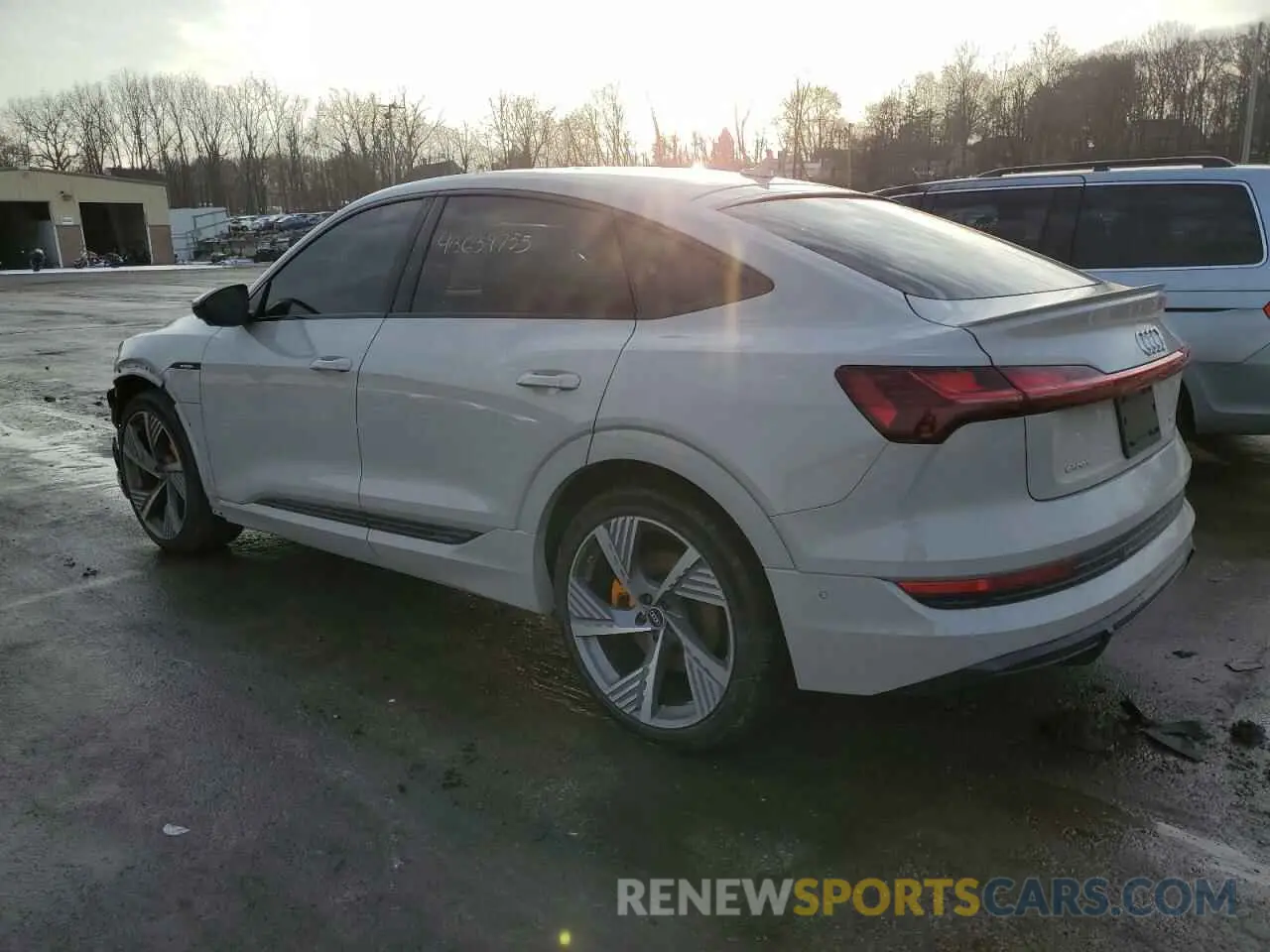 2 fotografías del automóvil dañado WA13ABGE3NB019543 AUDI E-TRON 2022