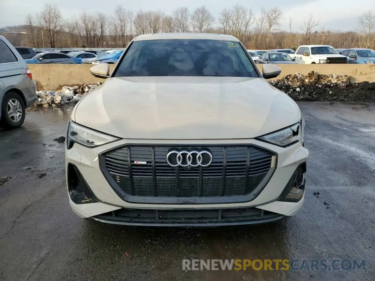 5 fotografías del automóvil dañado WA13ABGE3NB019543 AUDI E-TRON 2022