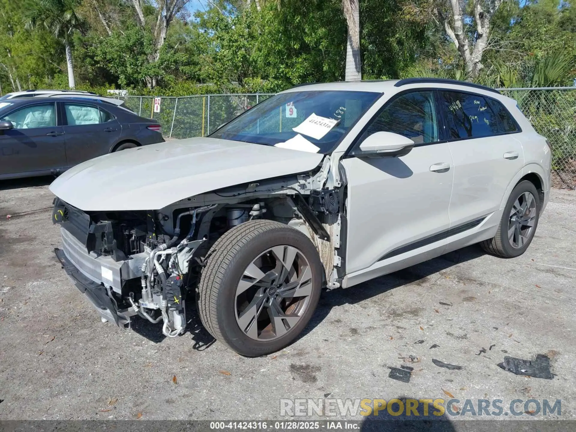 2 fotografías del automóvil dañado WA1AAAGE1NB012253 AUDI E-TRON 2022