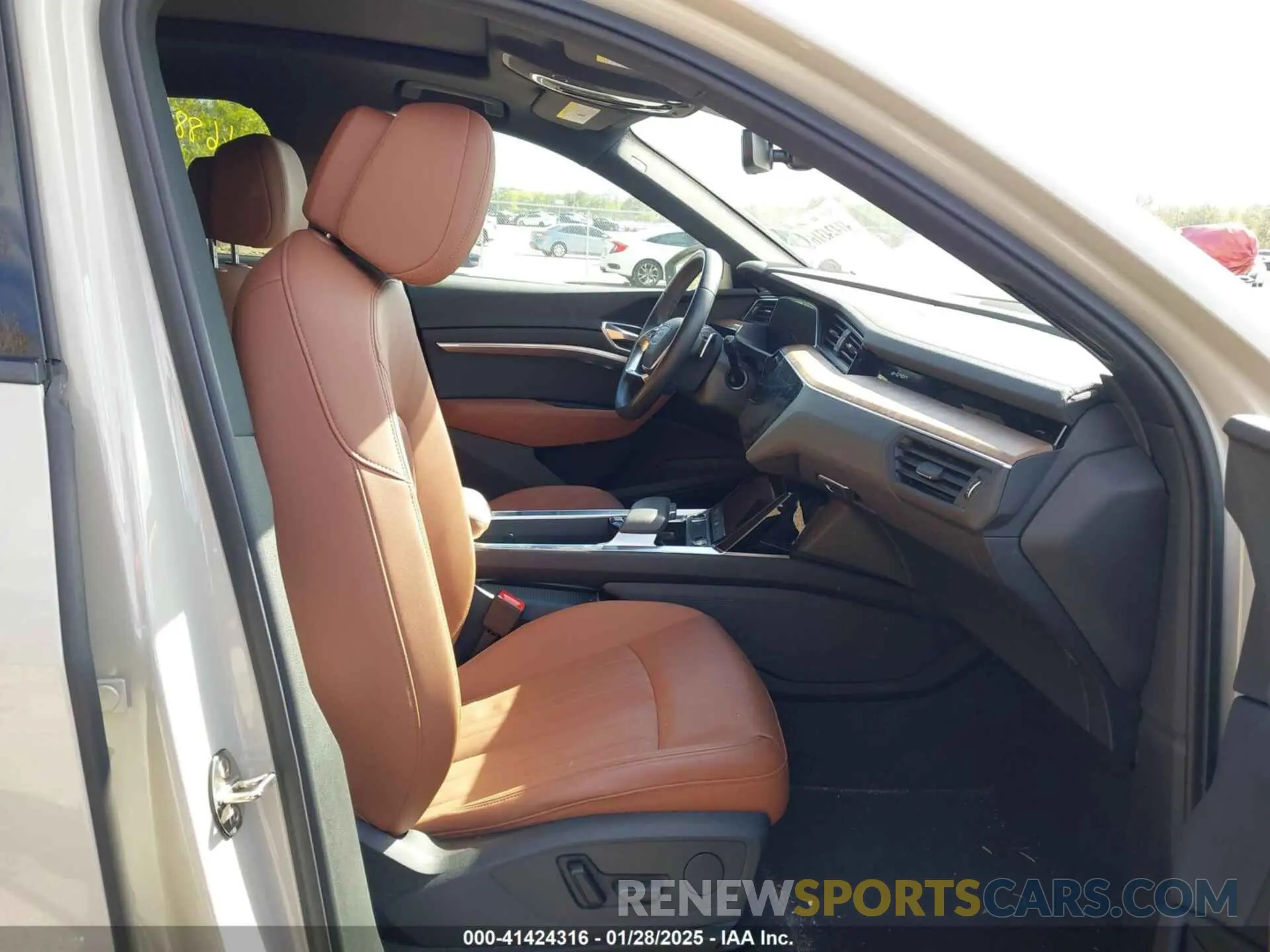 5 fotografías del automóvil dañado WA1AAAGE1NB012253 AUDI E-TRON 2022