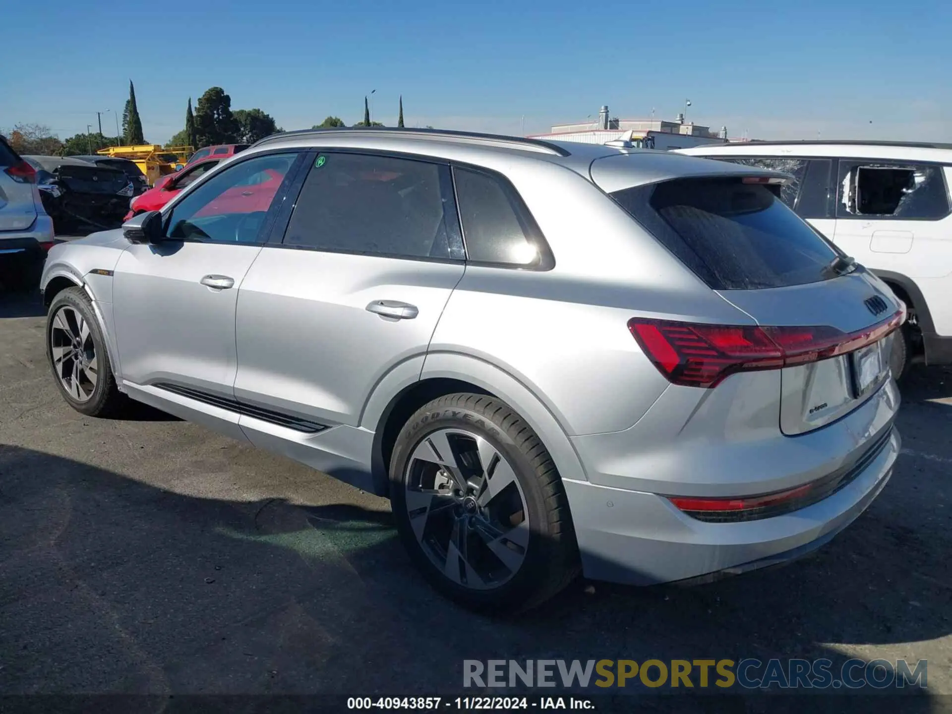 14 fotografías del automóvil dañado WA1AAAGE1NB027352 AUDI E-TRON 2022