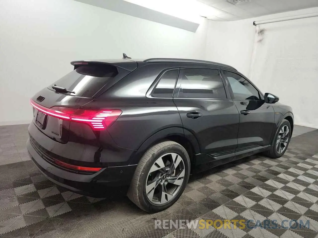 4 fotografías del automóvil dañado WA1AAAGE2NB028512 AUDI E-TRON 2022