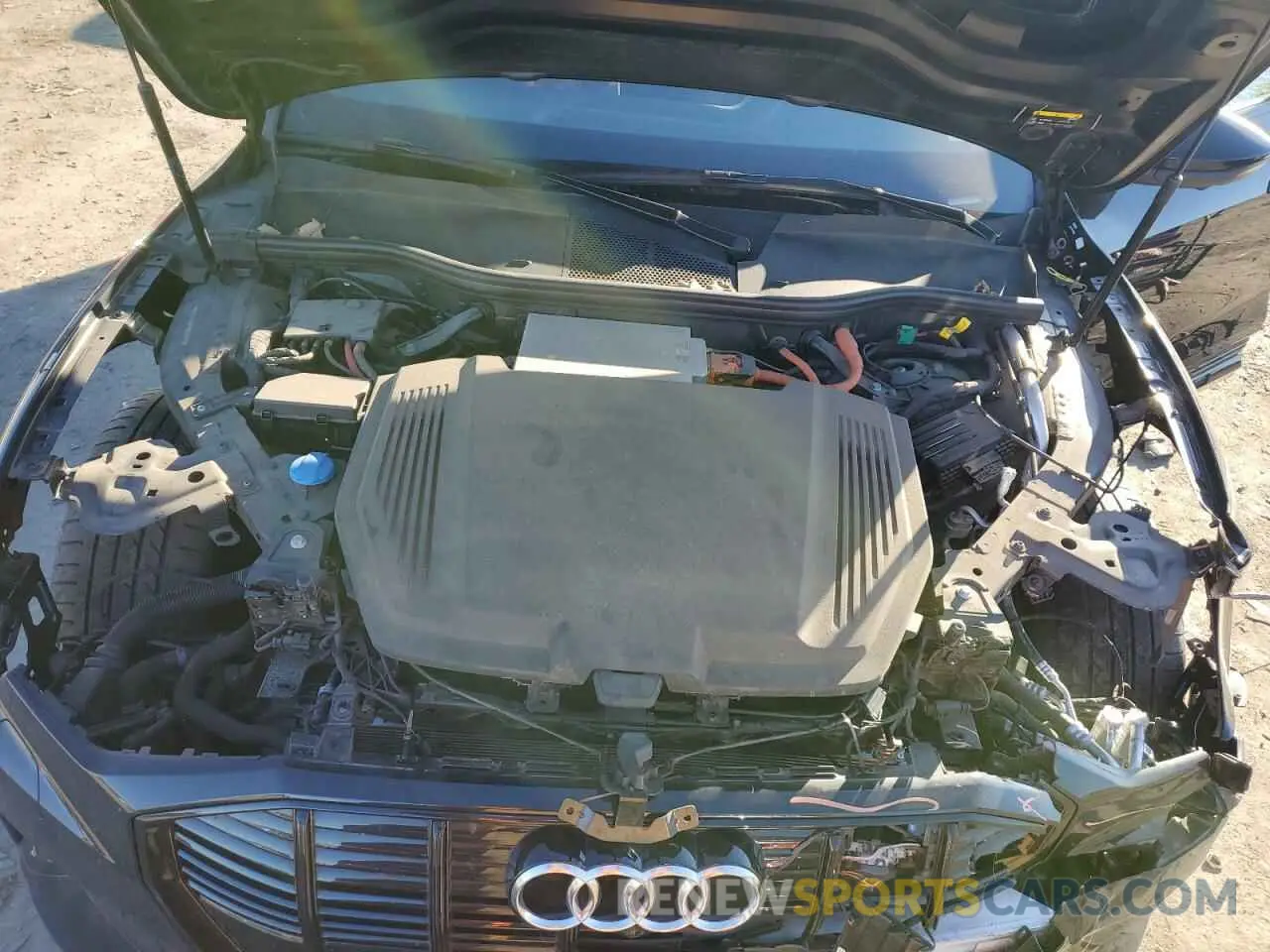 12 fotografías del automóvil dañado WA1AAAGE3NB030477 AUDI E-TRON 2022