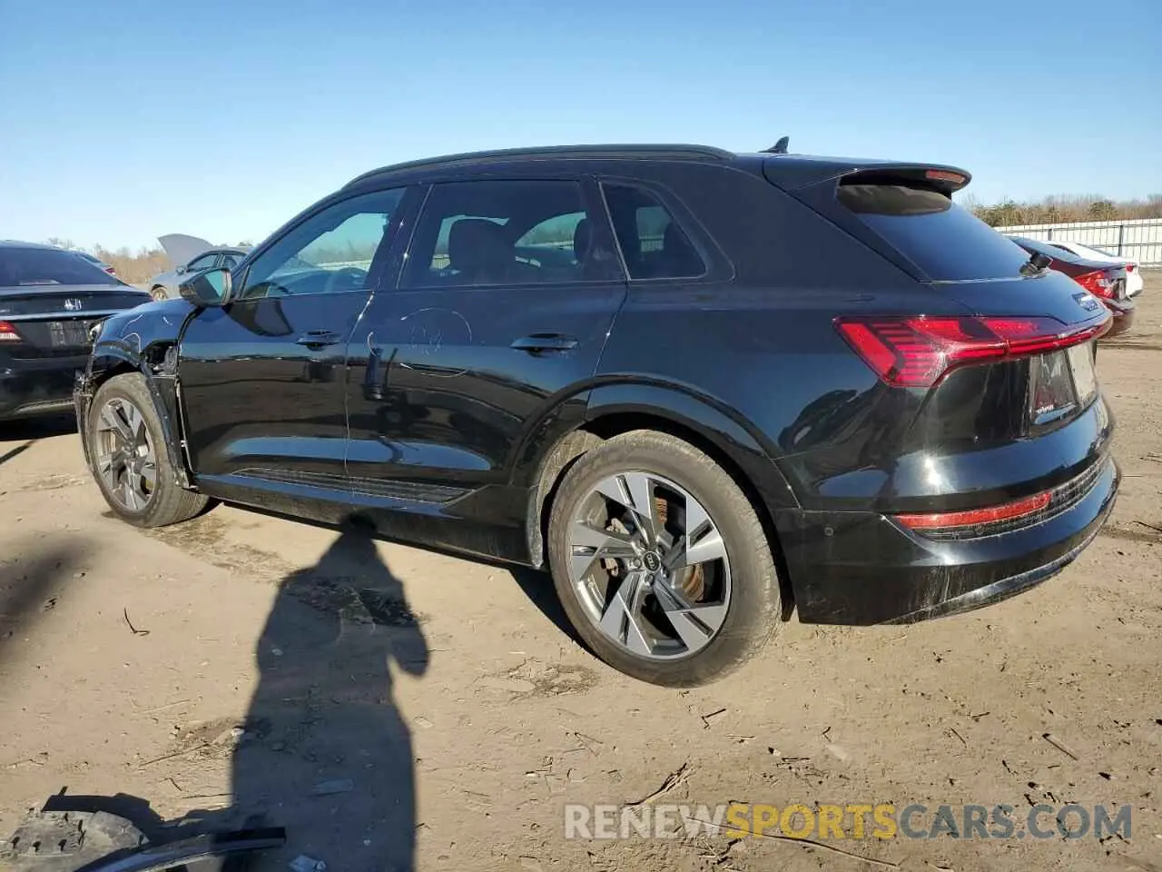 2 fotografías del automóvil dañado WA1AAAGE3NB030477 AUDI E-TRON 2022