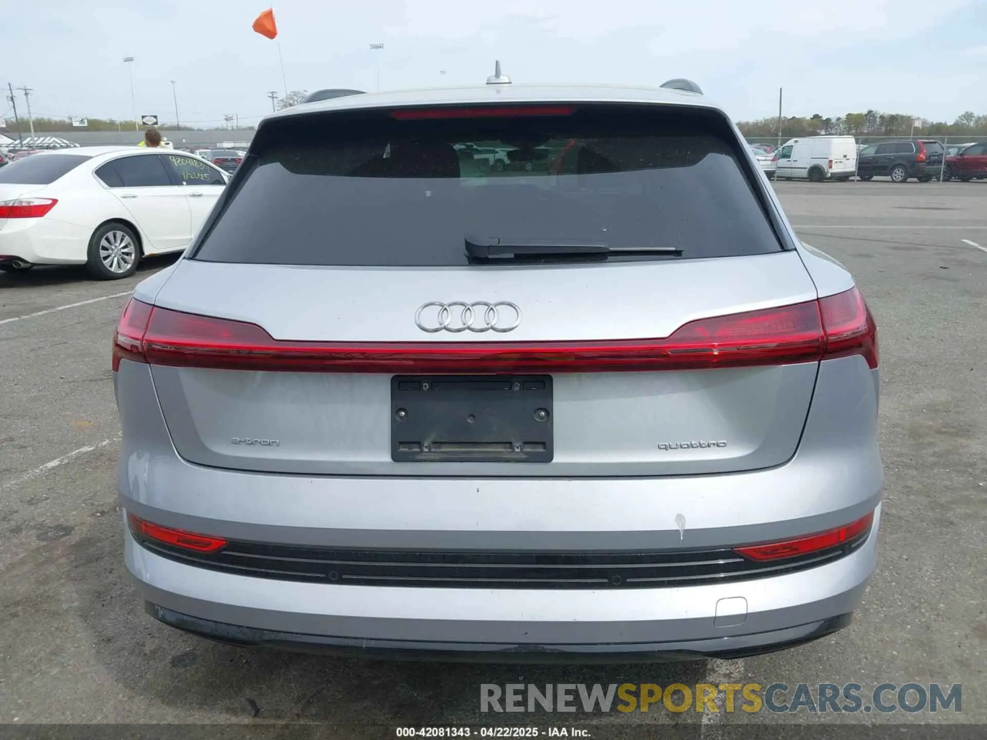16 fotografías del automóvil dañado WA1AAAGE3NB033122 AUDI E-TRON 2022
