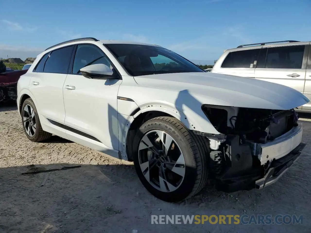 4 fotografías del automóvil dañado WA1AAAGE5NB006164 AUDI E-TRON 2022