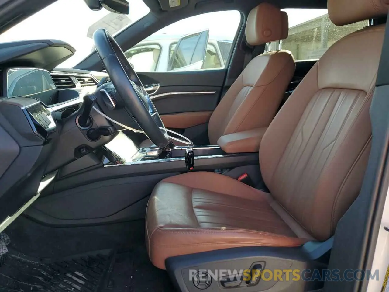 7 fotografías del automóvil dañado WA1AAAGE5NB006164 AUDI E-TRON 2022