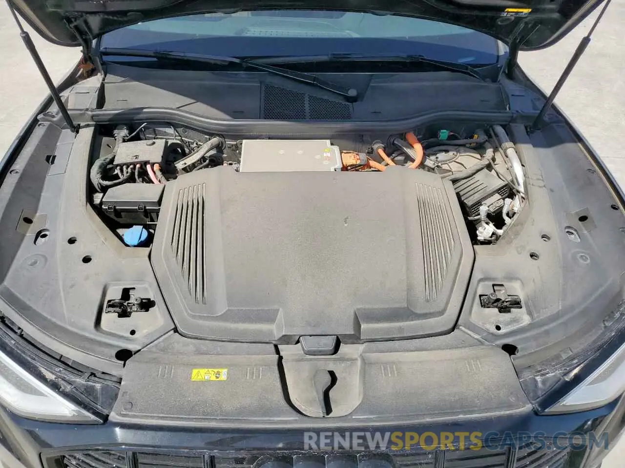 13 fotografías del automóvil dañado WA1AAAGE7NB027856 AUDI E-TRON 2022