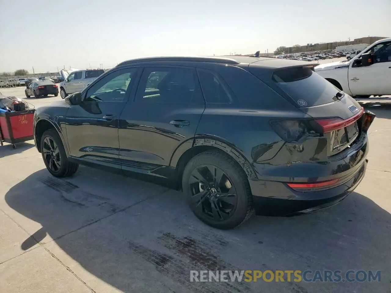 2 fotografías del automóvil dañado WA1AAAGE7NB027856 AUDI E-TRON 2022