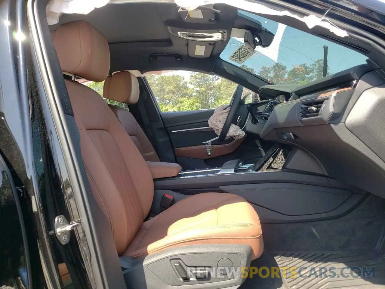 5 fotografías del automóvil dañado WA1AAAGE8NB006028 AUDI E-TRON 2022