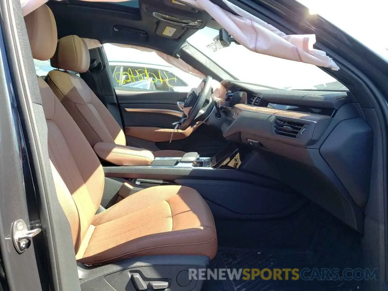 5 fotografías del automóvil dañado WA1AAAGE9NB003848 AUDI E-TRON 2022