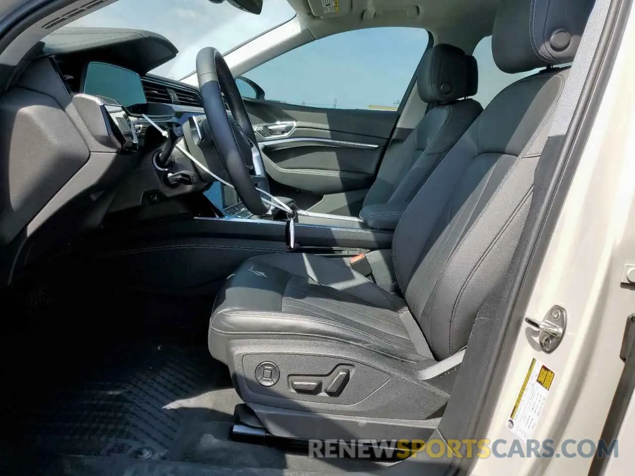7 fotografías del automóvil dañado WA1AAAGEXNB023977 AUDI E-TRON 2022