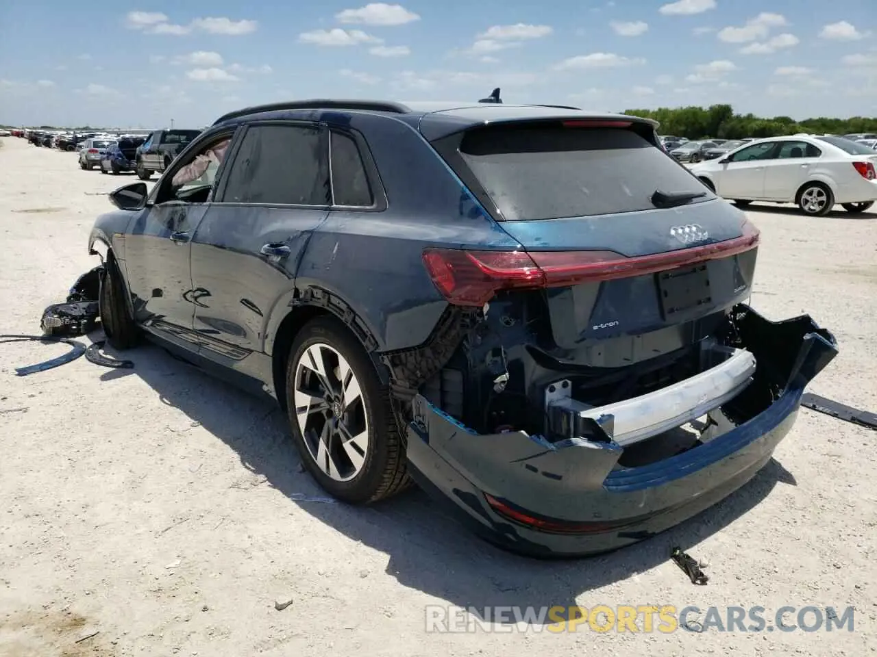 3 fotografías del automóvil dañado WA1AABGE8NB031646 AUDI E-TRON 2022
