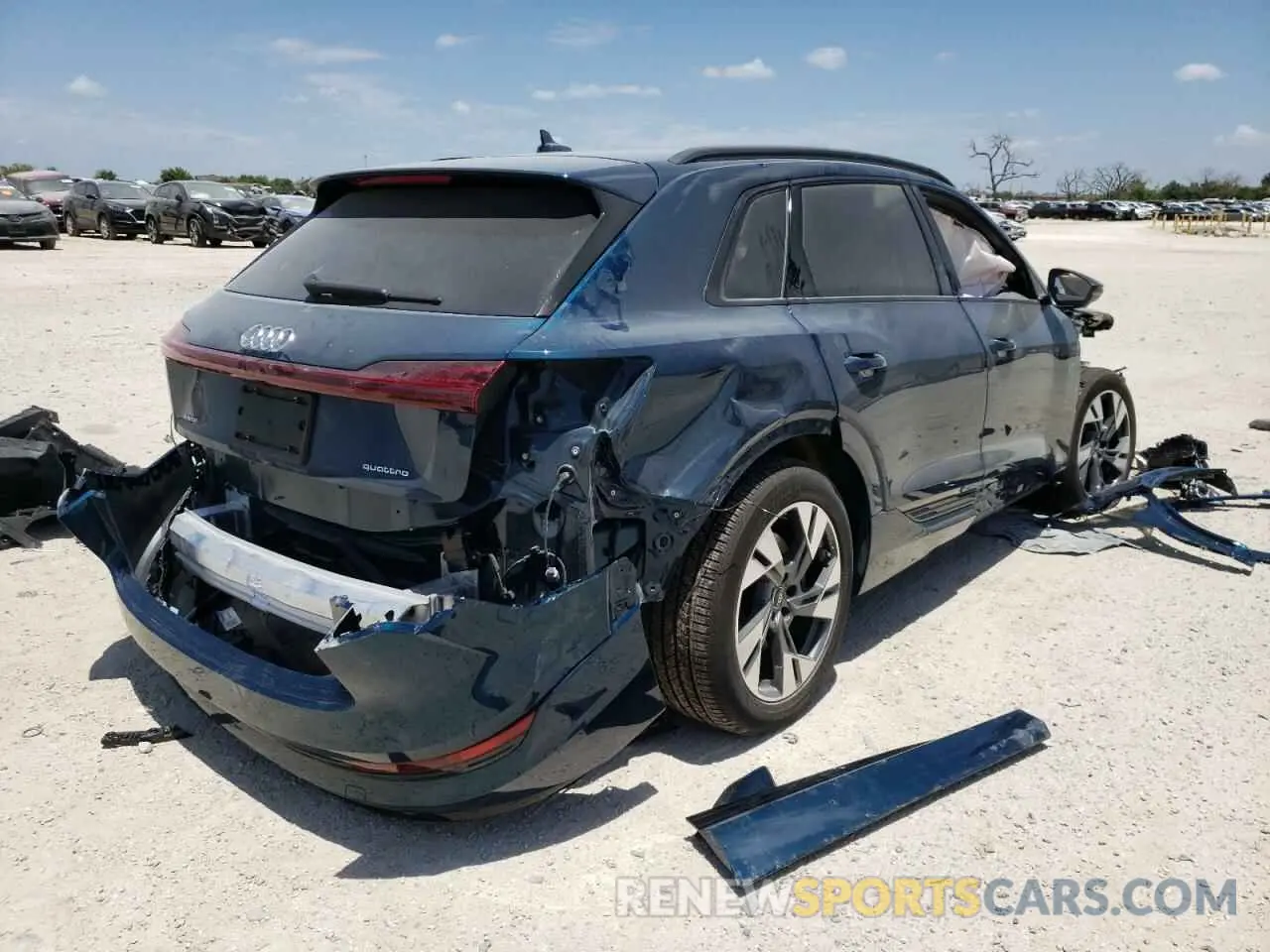 4 fotografías del automóvil dañado WA1AABGE8NB031646 AUDI E-TRON 2022