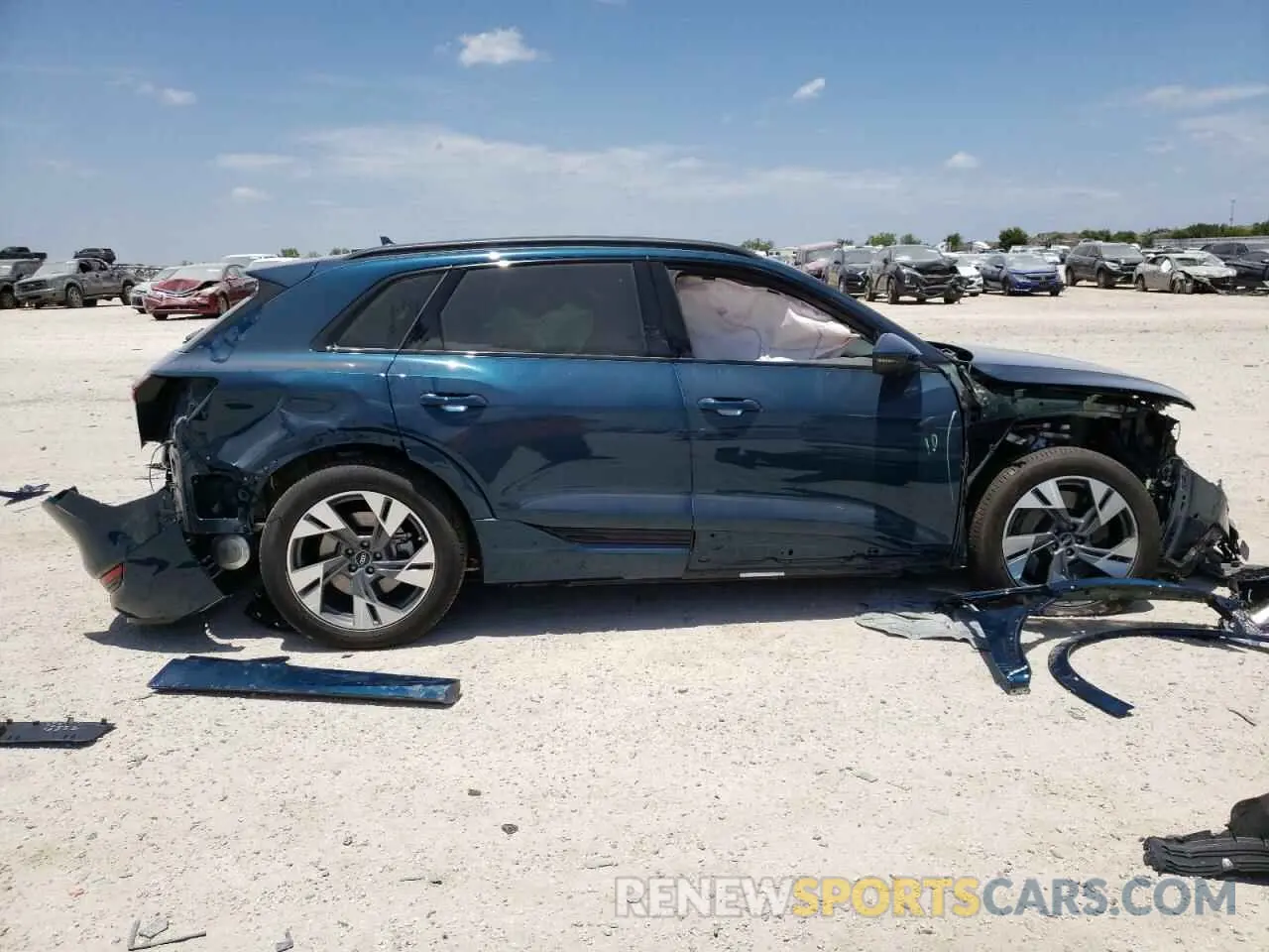 9 fotografías del automóvil dañado WA1AABGE8NB031646 AUDI E-TRON 2022