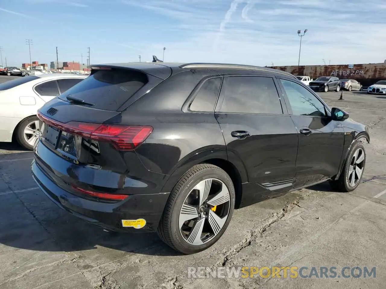 3 fotografías del automóvil dañado WA1LAAGE3NB007578 AUDI E-TRON 2022