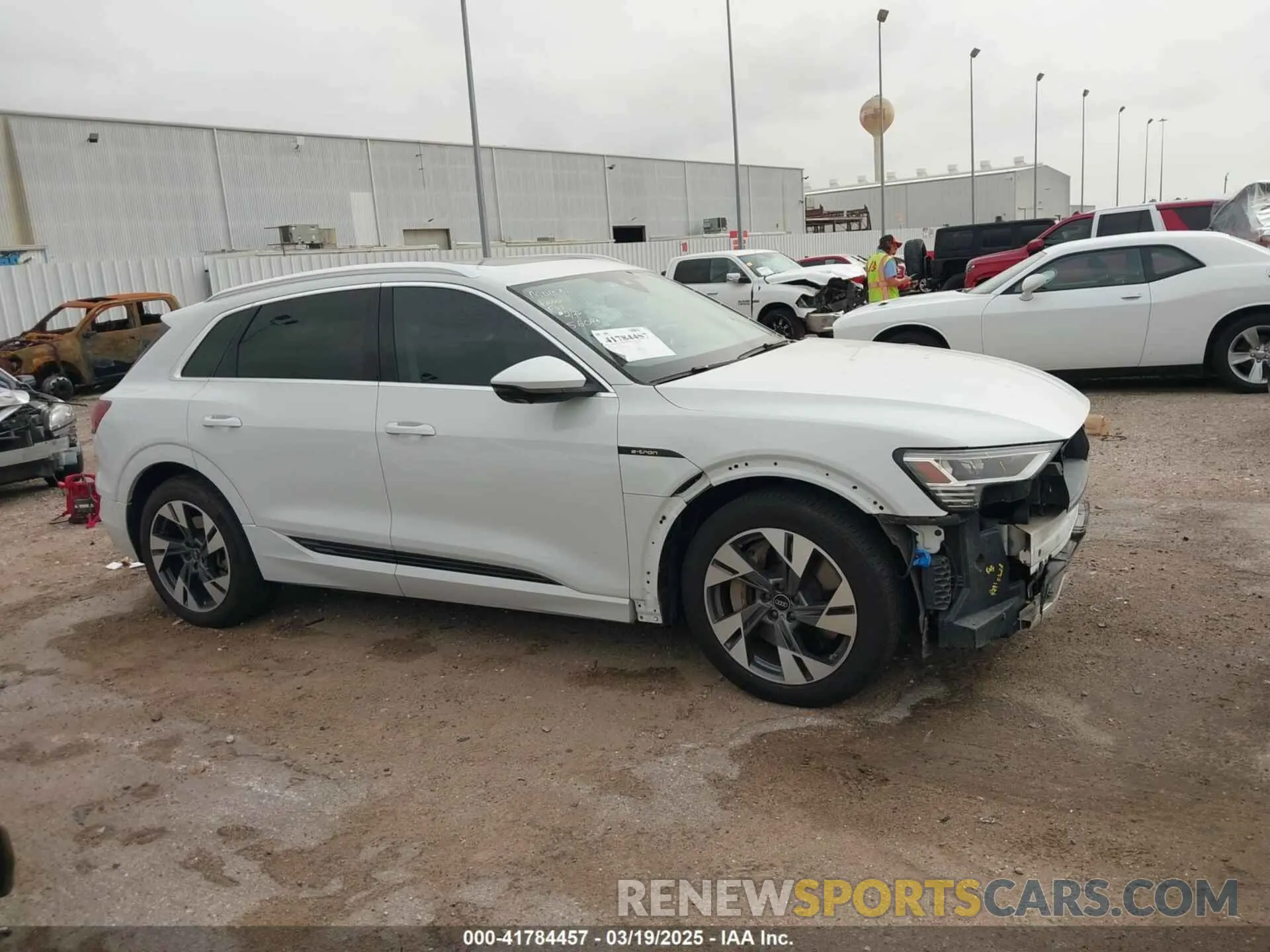 14 fotografías del automóvil dañado WA1LAAGE6NB033284 AUDI E-TRON 2022