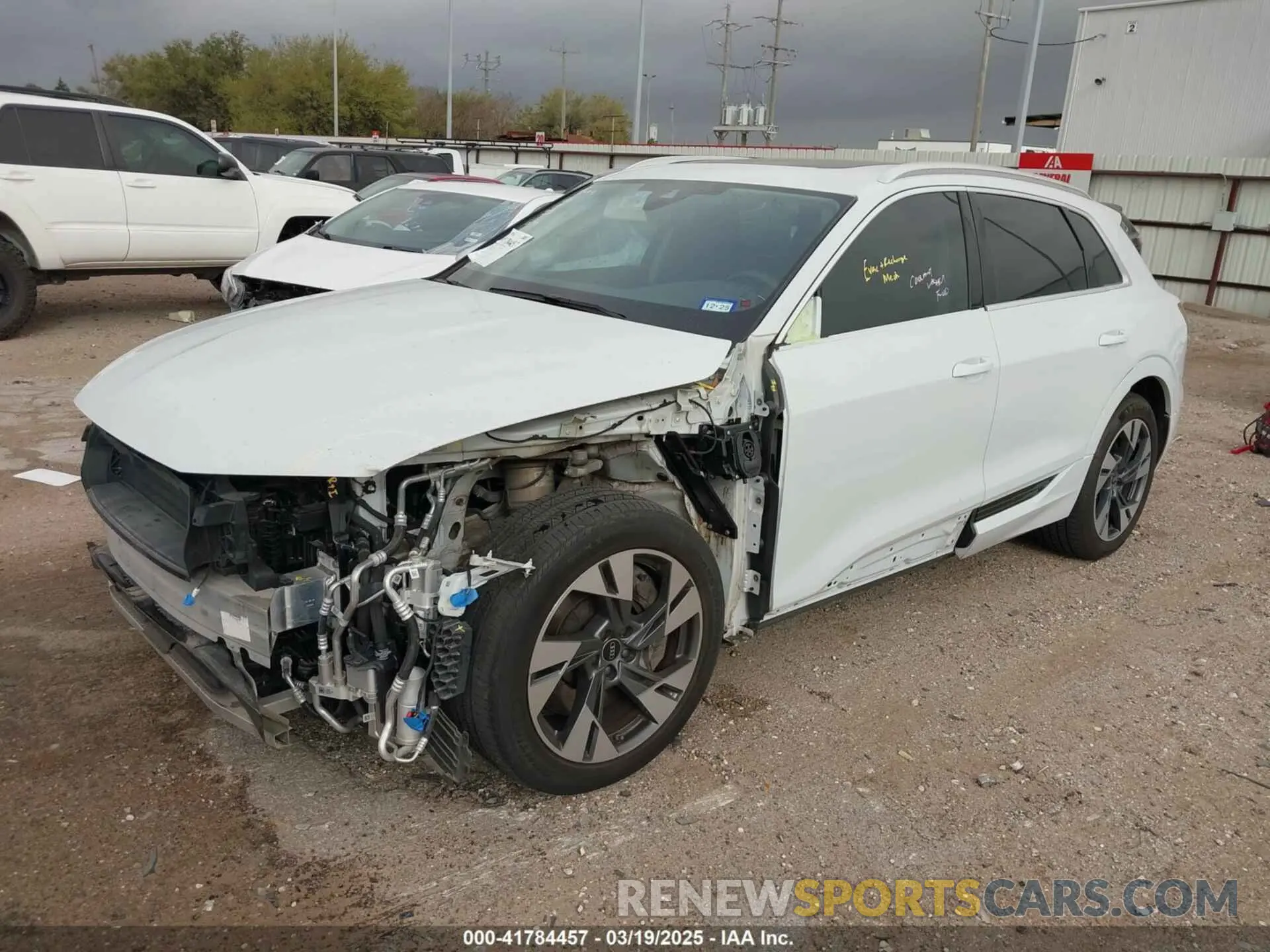 2 fotografías del automóvil dañado WA1LAAGE6NB033284 AUDI E-TRON 2022