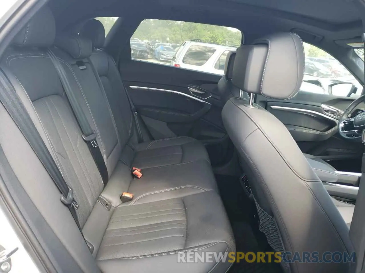 6 fotografías del automóvil dañado WA1LAAGE7NB009687 AUDI E-TRON 2022