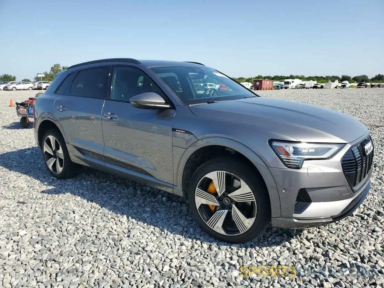 4 fotografías del automóvil dañado WA1LAAGE8NB002750 AUDI E-TRON 2022