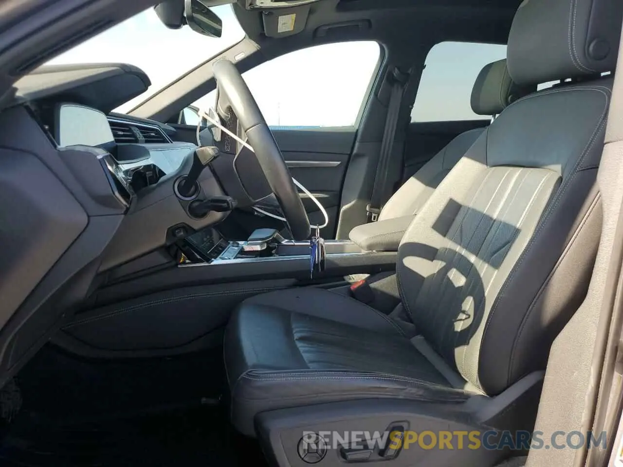 7 fotografías del automóvil dañado WA1LAAGE8NB002750 AUDI E-TRON 2022