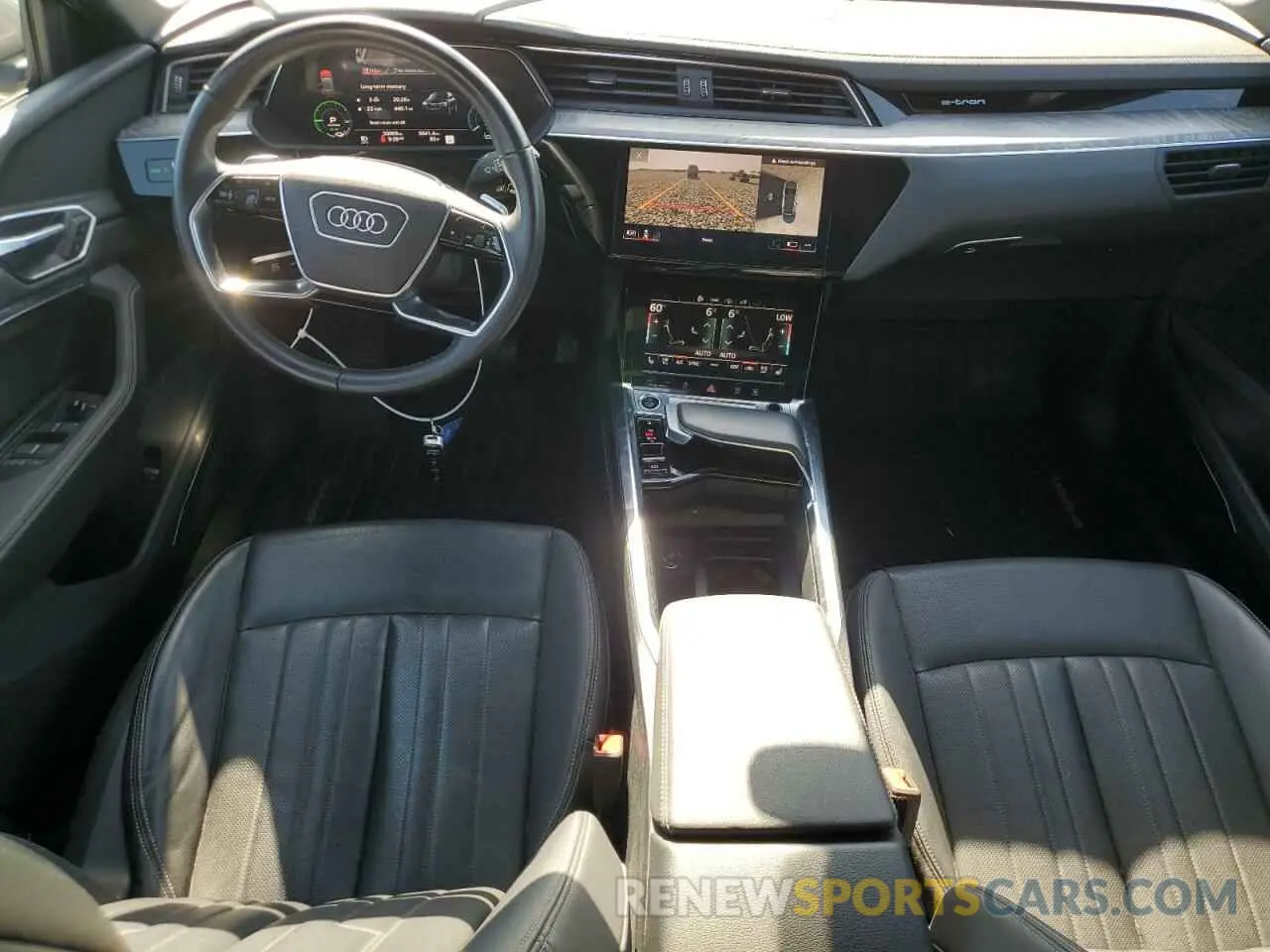 8 fotografías del automóvil dañado WA1LAAGE8NB002750 AUDI E-TRON 2022