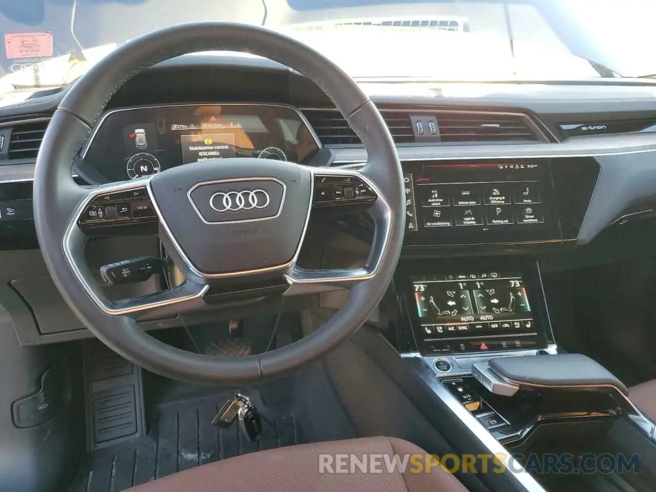 8 fotografías del automóvil dañado WA1LAAGE8NB030872 AUDI E-TRON 2022