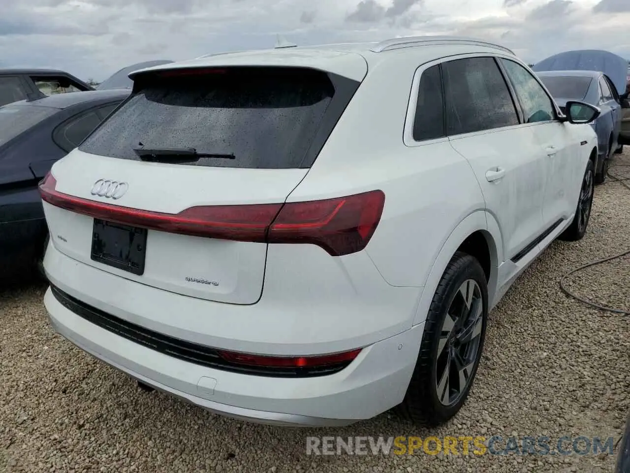 4 fotografías del automóvil dañado WA1LAAGE9NB006158 AUDI E-TRON 2022