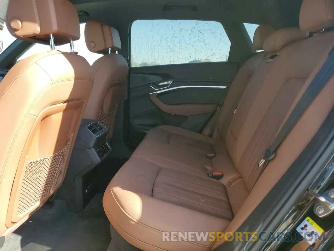 11 fotografías del automóvil dañado WA1LAAGE9NB007388 AUDI E-TRON 2022