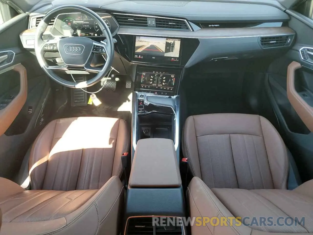 8 fotografías del automóvil dañado WA1LAAGE9NB007388 AUDI E-TRON 2022