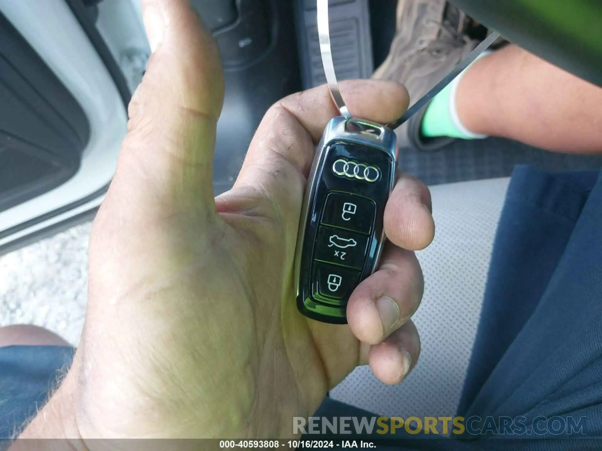 11 fotografías del automóvil dañado WA1VABGE2NB041025 AUDI E-TRON 2022