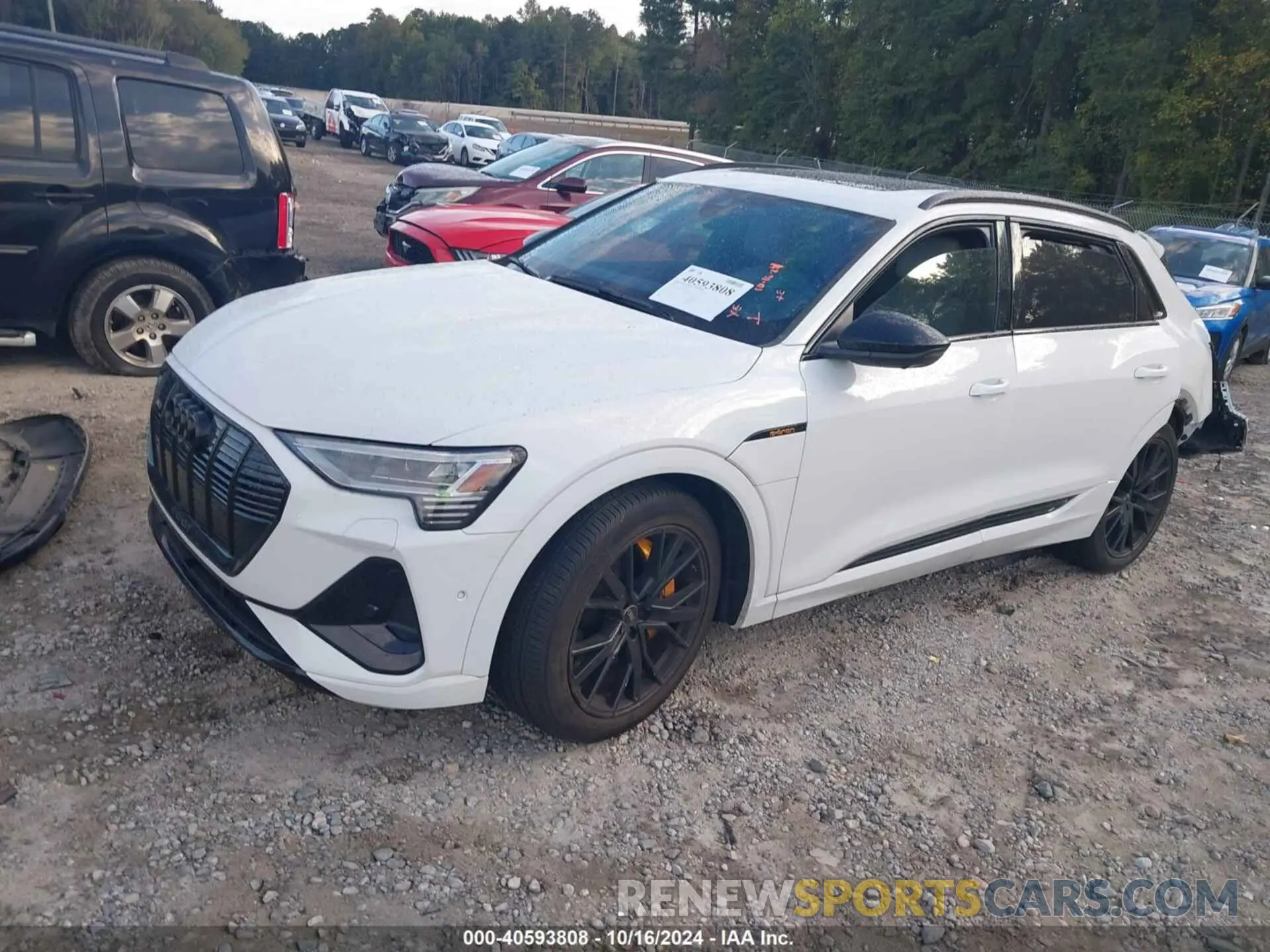 2 fotografías del automóvil dañado WA1VABGE2NB041025 AUDI E-TRON 2022