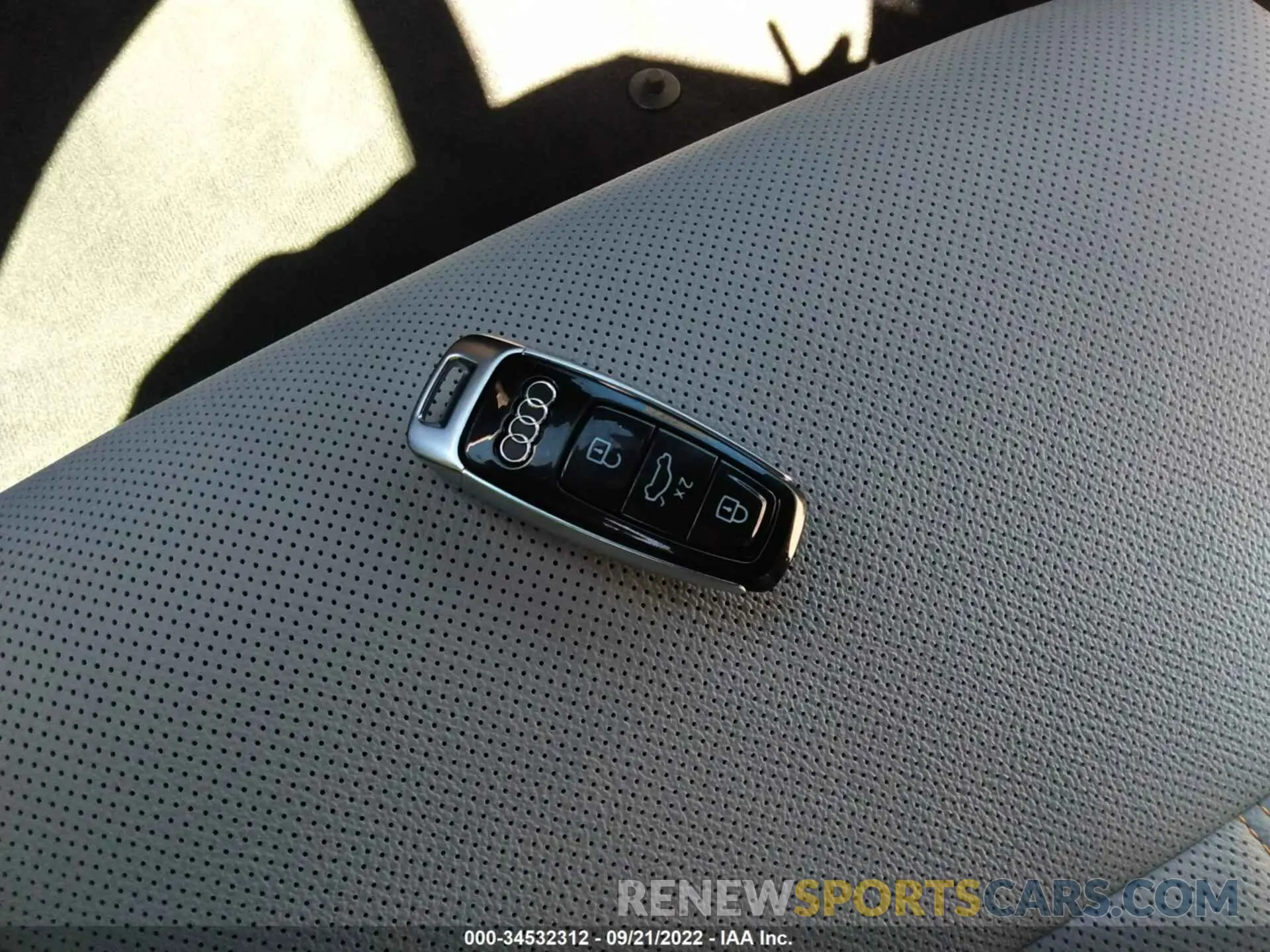 11 fotografías del automóvil dañado WA1VABGE6NB041500 AUDI E-TRON 2022