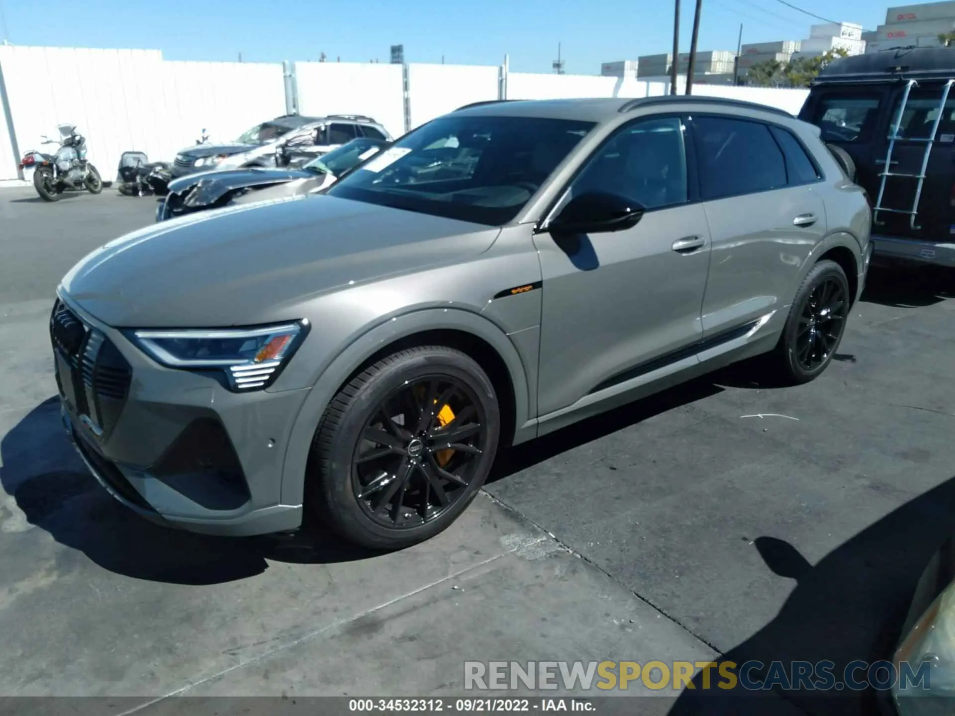 2 fotografías del automóvil dañado WA1VABGE6NB041500 AUDI E-TRON 2022