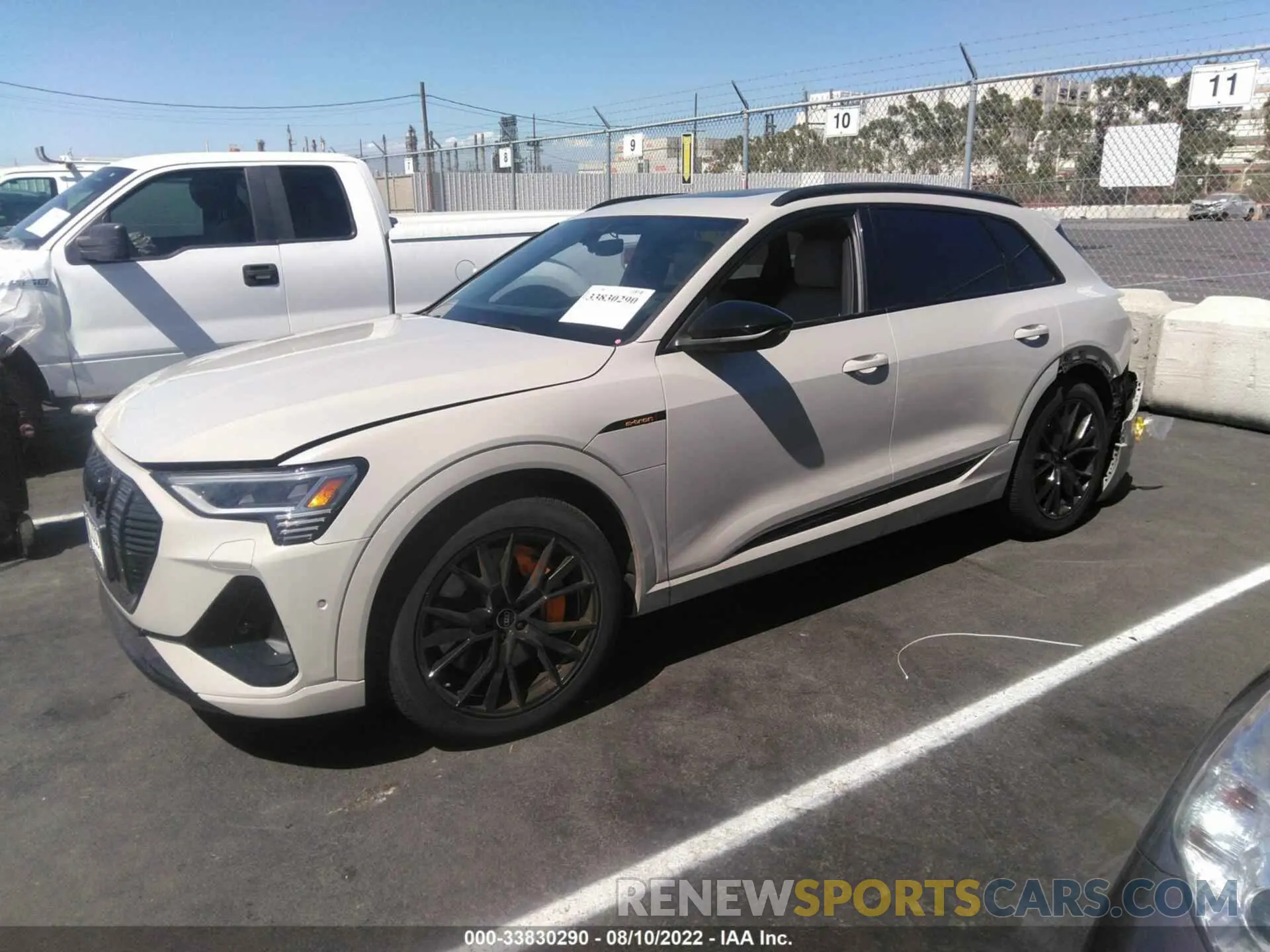 2 fotografías del automóvil dañado WA1VABGE9NB022830 AUDI E-TRON 2022