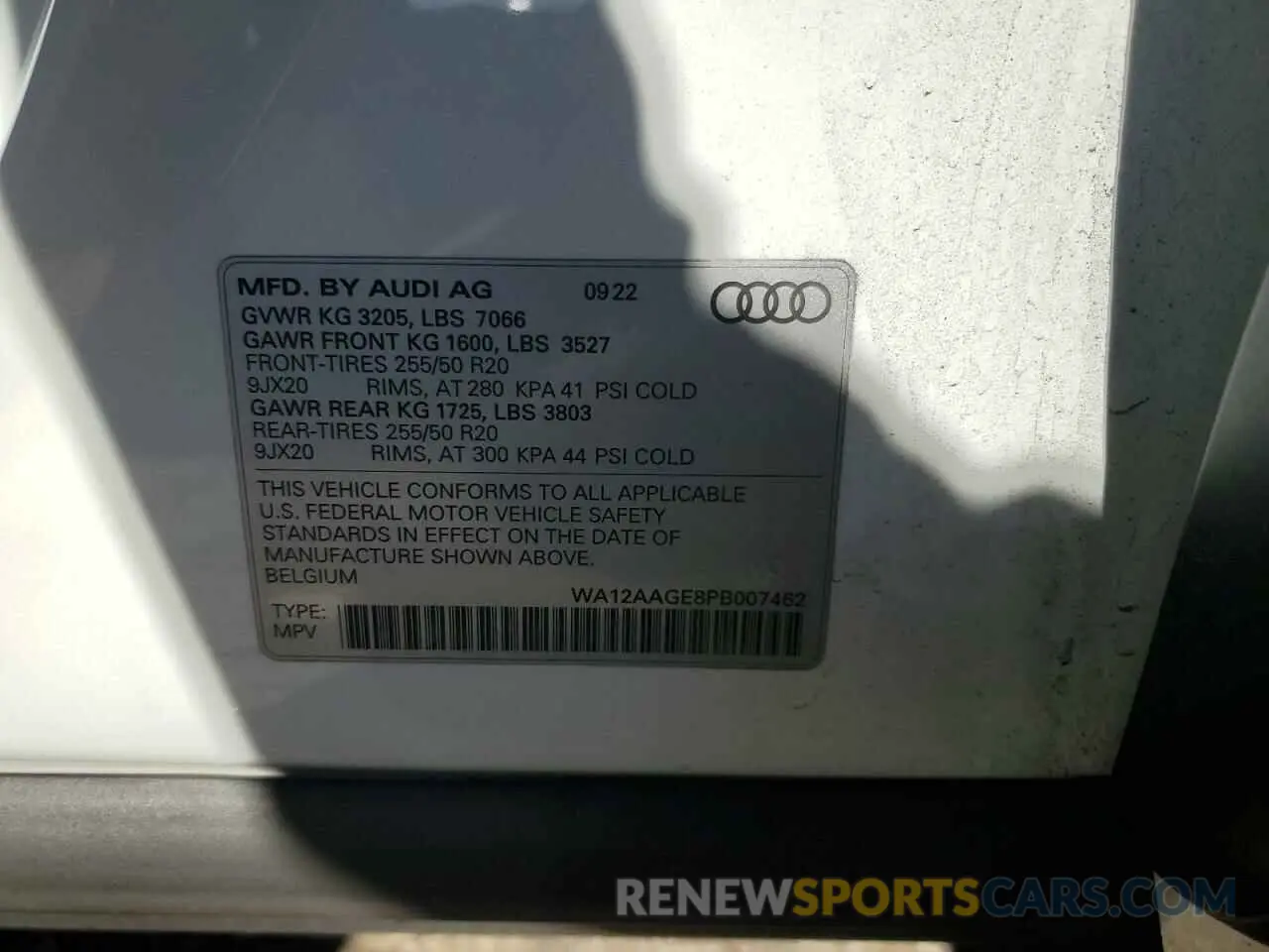 12 fotografías del automóvil dañado WA12AAGE8PB007462 AUDI E-TRON 2023