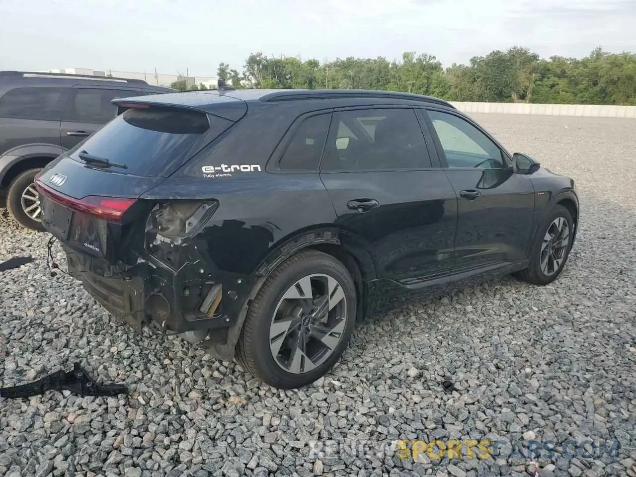 3 fotografías del automóvil dañado WA1AAAGE3PB025279 AUDI E-TRON 2023